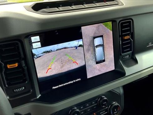 Used 2022 Ford Bronco Badlands image 54