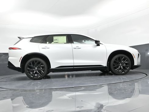 New 2025 Toyota Crown Signia image 31