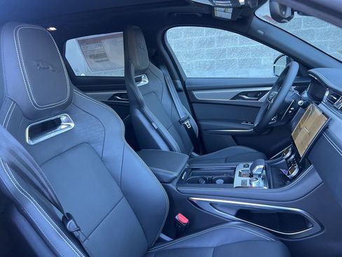 New 2025 Jaguar F-PACE R-Dynamic S image 15