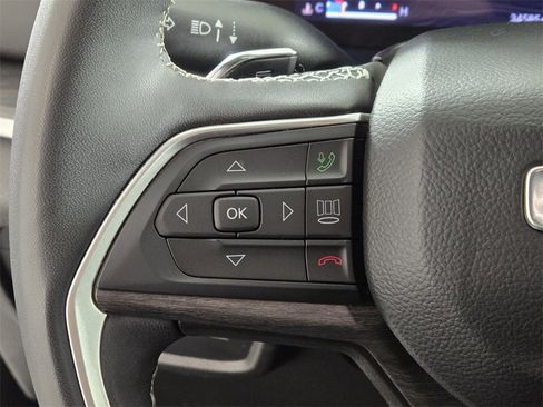 Used 2024 Jeep Grand Cherokee Limited image 28