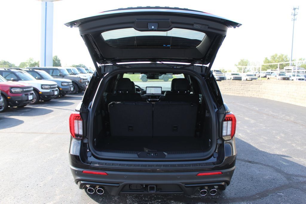 New 2026 Ford Explorer ST w/ Sun And Sound Package AWD/4WD image 16