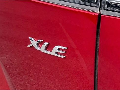 Used 2026 Toyota Corolla Cross XLE w/ Convenience Package FWD image 30