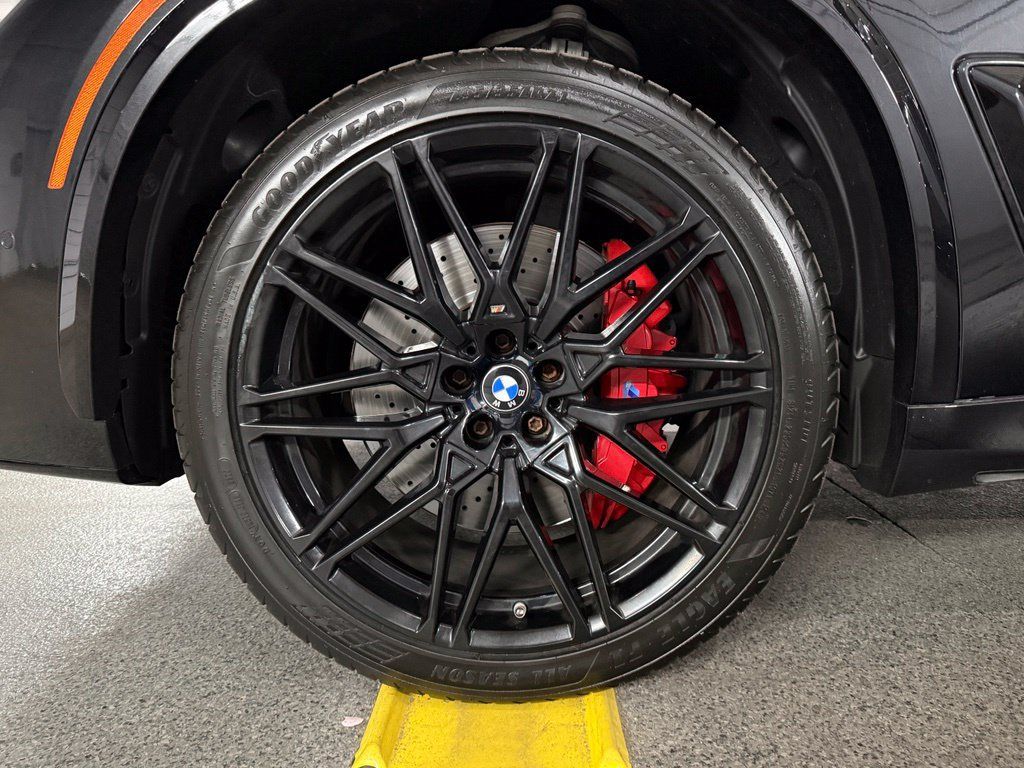 Used 2021 BMW X5 M w/ Competition Package AWD/4WD image 15