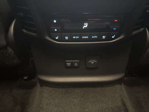 Used 2024 Toyota Sequoia Platinum image 24