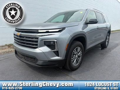 Used 2025 Chevrolet Traverse LT