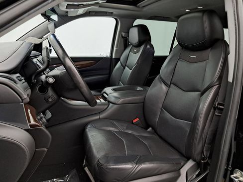 Used 2020 Cadillac Escalade ESV Luxury AWD/4WD image 6