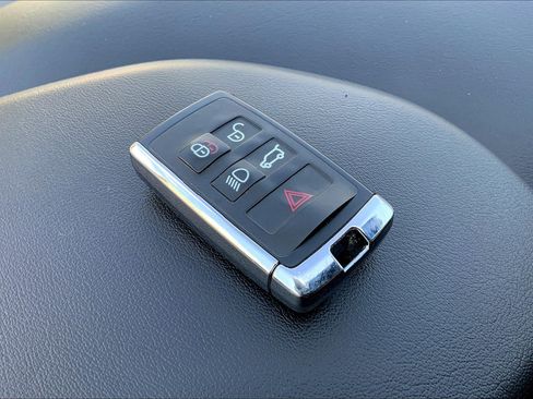 Used 2022 Land Rover Range Rover Sport HSE Dynamic image 14