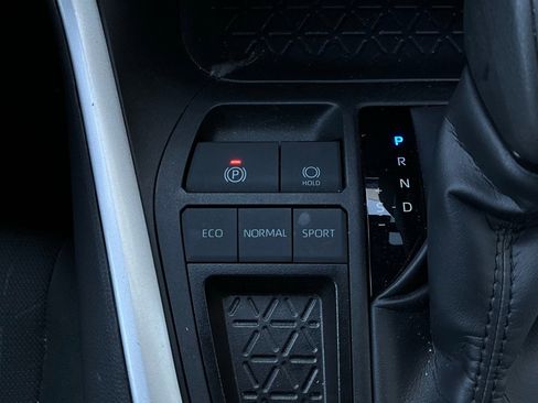 Used 2025 Toyota RAV4 XLE image 24