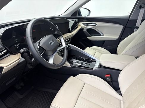 Used 2025 Audi Q5 Premium Plus w/ Premium Plus AWD/4WD image 18