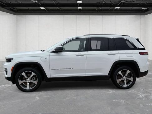 Used 2023 Jeep Grand Cherokee 4WD 4xe image 8