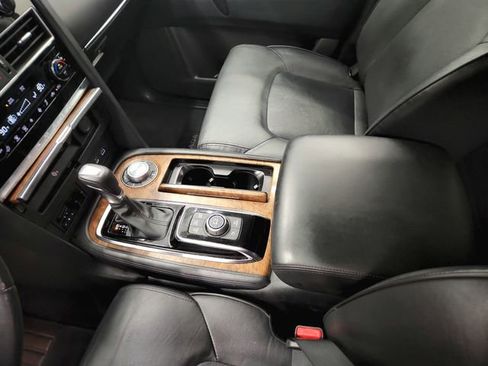 Used 2024 Nissan Armada SL image 21