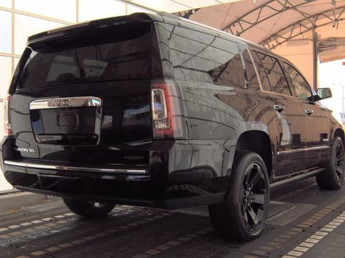 Used 2017 GMC Yukon XL Denali image 4