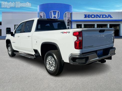 Used 2024 Chevrolet Silverado 2500 LT image 4