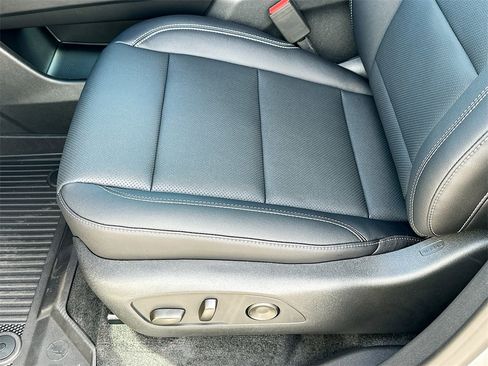 New 2026 Chevrolet Traverse LT w/ Driver Confidence Package image 14