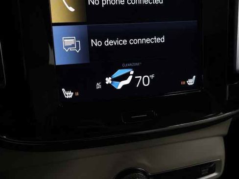 Used 2021 Volvo XC40 T5 Momentum image 26