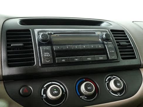Used 2005 Toyota Camry LE FWD image 13