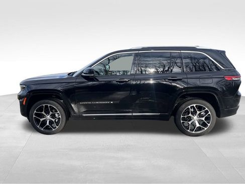 Used 2022 Jeep Grand Cherokee Summit image 2