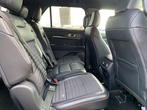 Used 2025 Ford Explorer ST-Line w/ ST-Line Street Pack AWD/4WD image 12