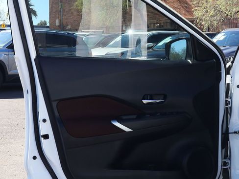 Used 2023 Nissan Kicks SR image 36