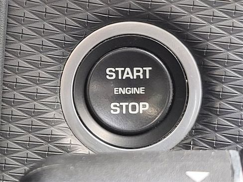 Used 2019 Land Rover Range Rover Velar S image 29