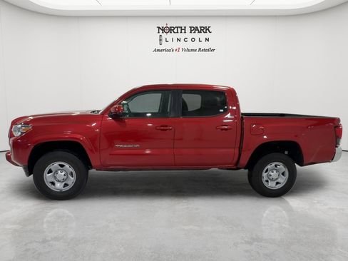 Used 2023 Toyota Tacoma SR5 RWD image 2
