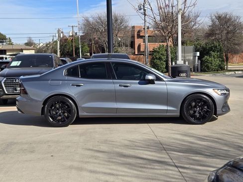 Used 2020 Volvo S60 T6 Momentum image 5