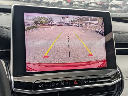 Used 2025 Jeep Compass Limited image 21