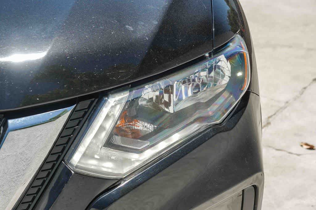 Used 2018 Nissan Rogue S AWD/4WD image 8