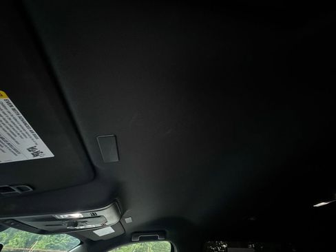 Used 2025 Chevrolet Suburban Premier RWD image 20