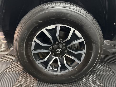 Used 2023 Toyota Tacoma TRD Sport w/ Technology Package image 35