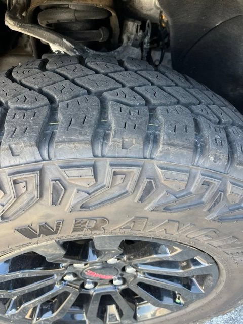 Used 2023 GMC Sierra 1500 AT4X AWD/4WD image 23