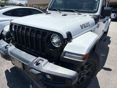 Used 2022 Jeep Gladiator Sport AWD/4WD image 3