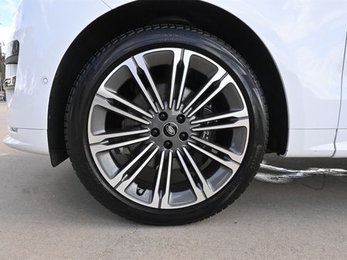 Used 2024 Land Rover Range Rover Sport Dynamic SE image 30