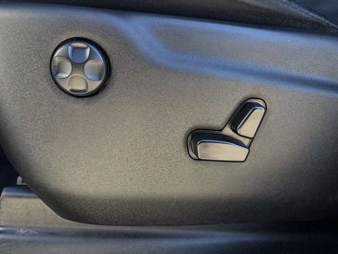 Used 2019 Jeep Grand Cherokee Altitude image 27