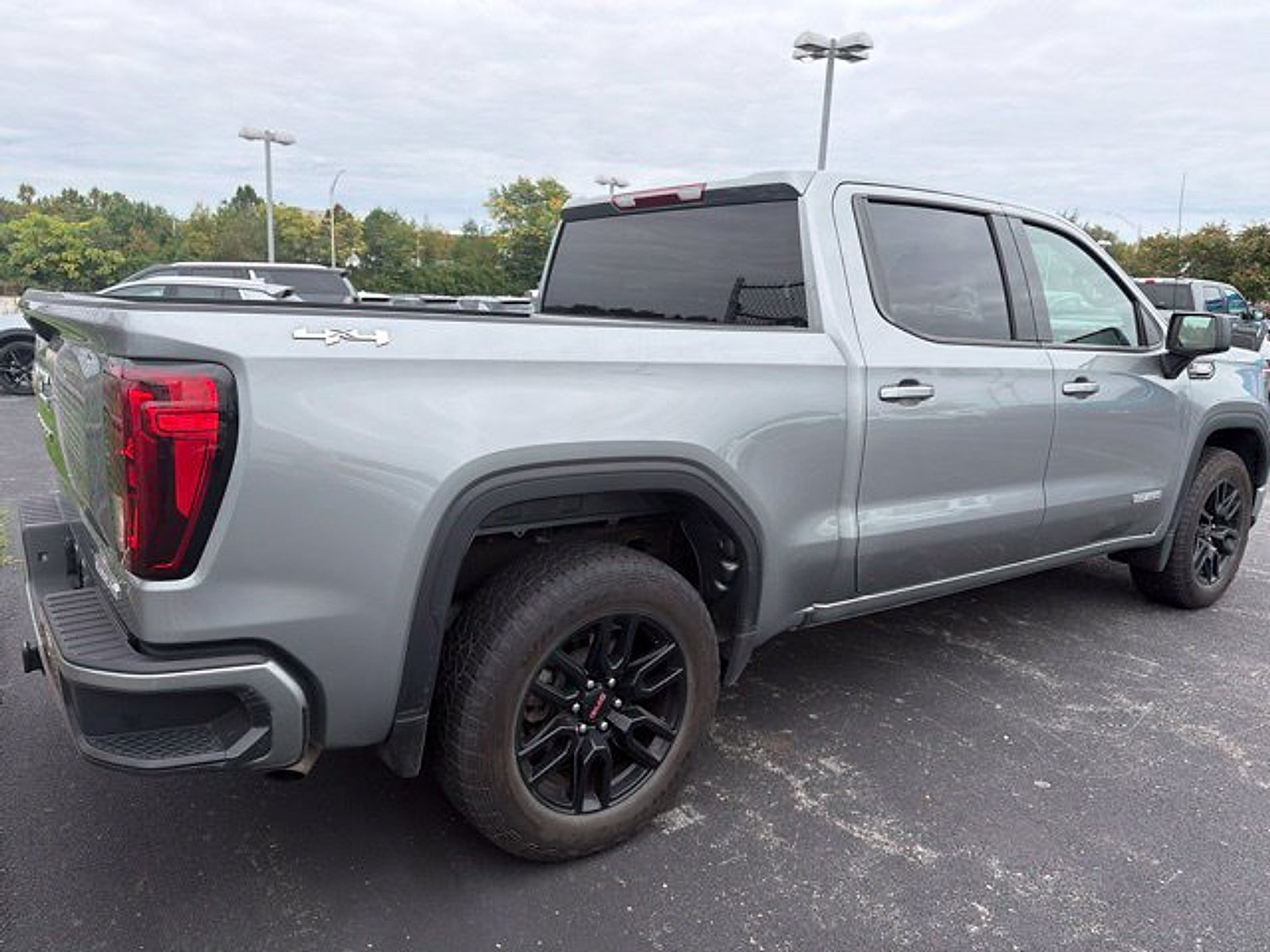 Used 2024 GMC Sierra 1500 Elevation AWD/4WD image 6