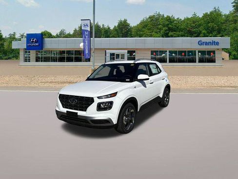 New 2026 Hyundai Venue SEL FWD image 2