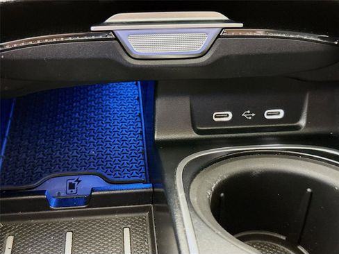 Used 2022 Mercedes-Benz S 500 4MATIC w/ AMG Line Package image 18