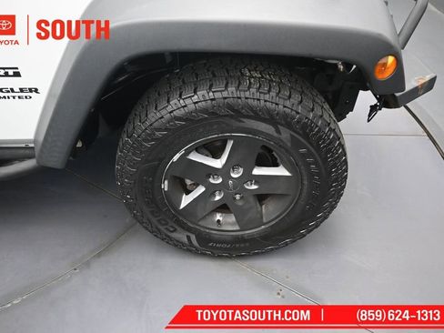 Used 2017 Jeep Wrangler Unlimited Sport w/ Quick Order Package 24S AWD/4WD image 30