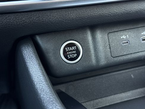 Used 2023 Nissan Rogue S image 21