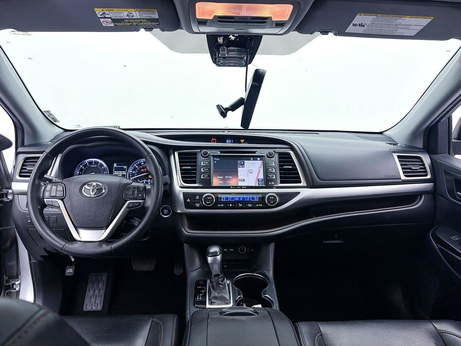 Used 2019 Toyota Highlander XLE FWD image 17