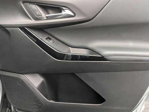 Used 2025 Chevrolet Equinox LT image 35