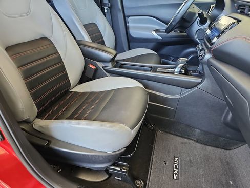 Used 2021 Nissan Kicks SR w/ SR Premium Package FWD image 13