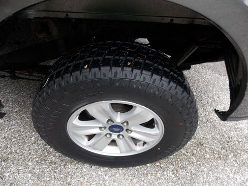 Used 2017 Ford F150 XLT AWD/4WD image 22