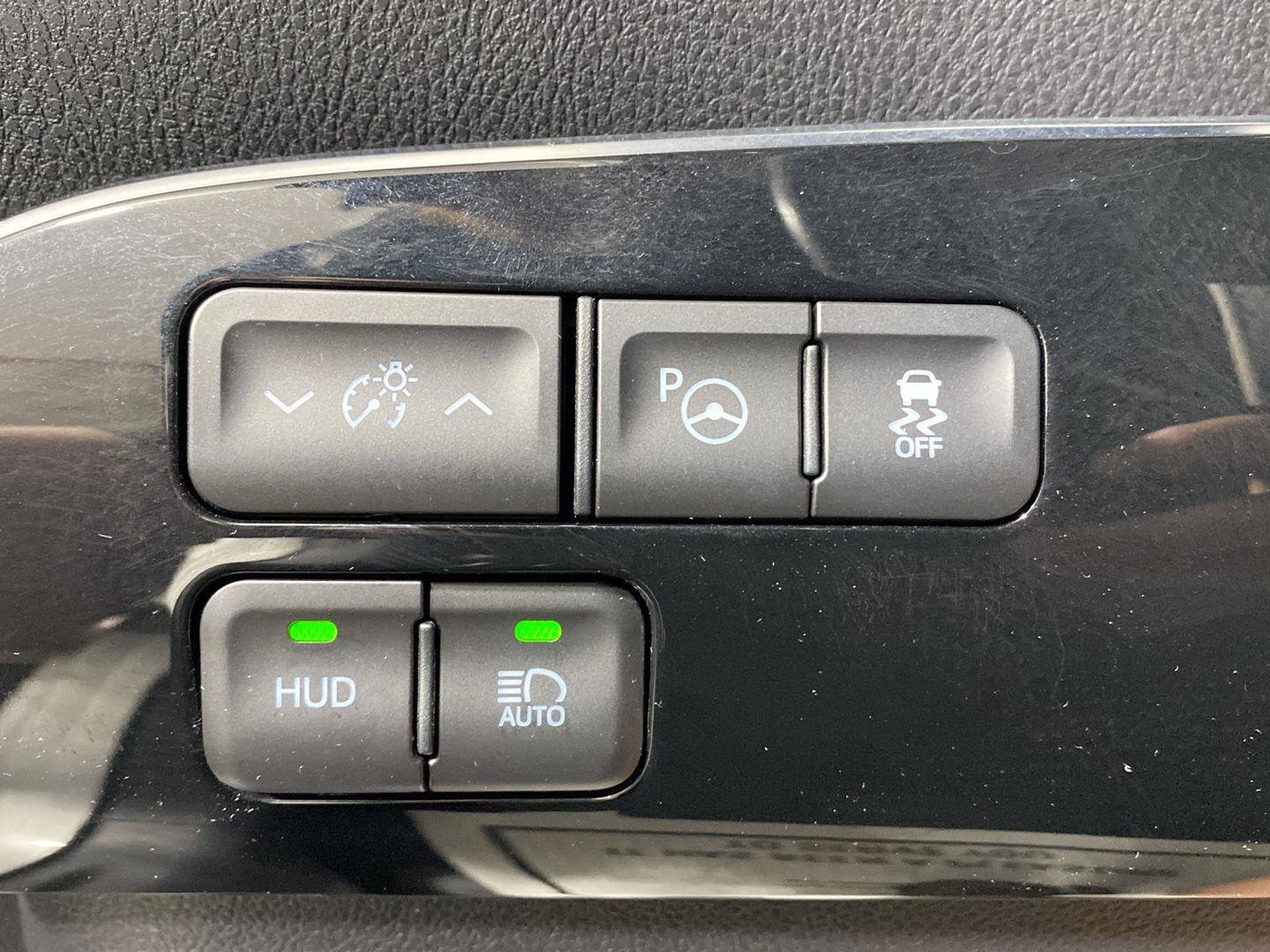 Used 2017 Toyota Prius Prime Advanced FWD image 24