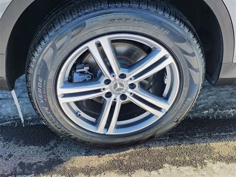 Used 2020 Mercedes-Benz GLC 300 4MATIC image 5