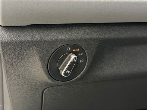 New 2026 Volkswagen Jetta SE image 19