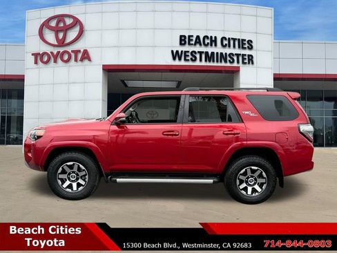 Certified 2019 Toyota 4Runner TRD Off-Road Premium AWD/4WD image 7