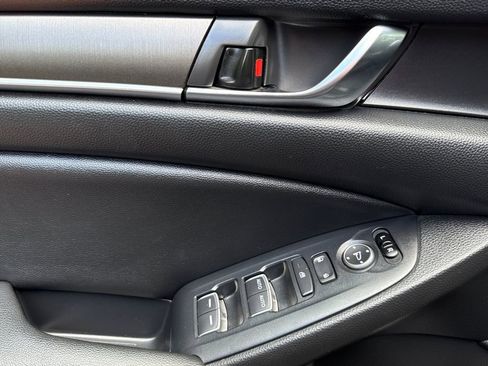 Used 2020 Honda Accord Hybrid image 5