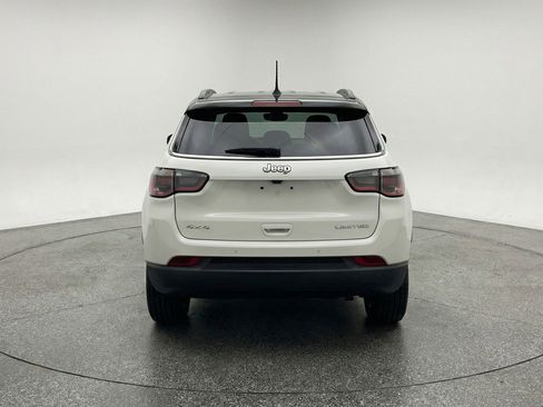 Used 2025 Jeep Compass Trailhawk image 7