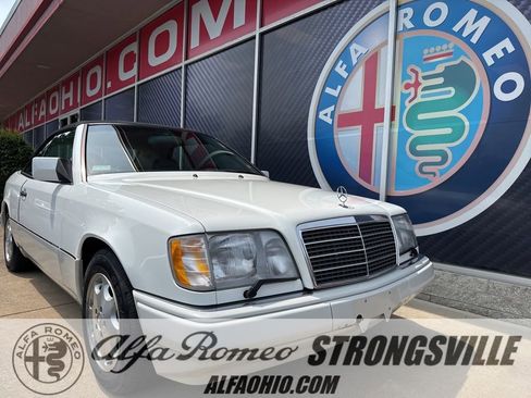 Used 1995 Mercedes-Benz E 320 Convertible image 1